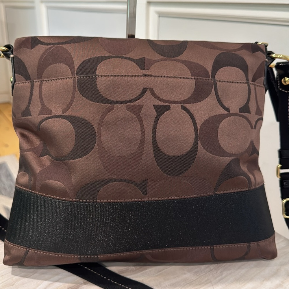 Coach Bag Large Vintage Signature Stripe Logo Crossbody Bag in Brown and Black - Picture 4 of 17